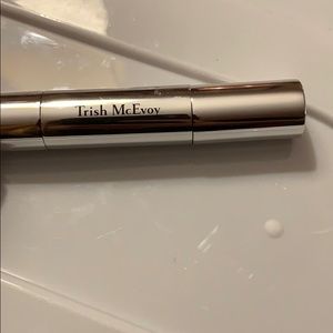 Trish mcevoy fast track highlighter